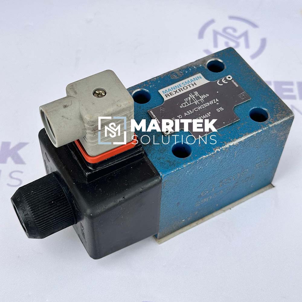 Mannesmann Rexroth 3WE 10 A33/CW230N9Z4 Directional Control Valve (00591463)