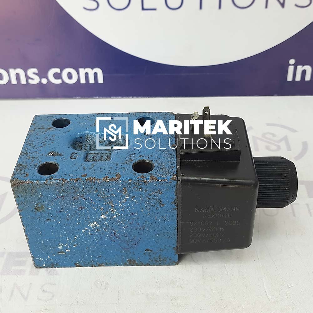 Mannesmann Rexroth 071037 L 2600 Solenoid Operated Directional Valve