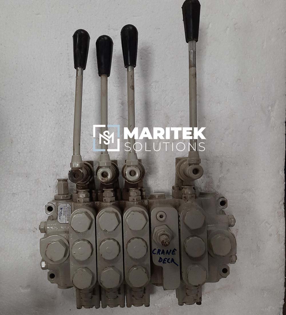 24 (1) Hydro control 101946 Hydraulic Valves