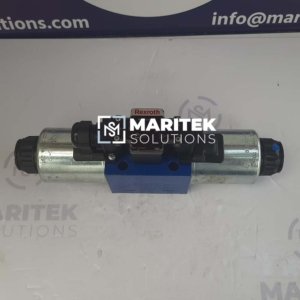Rexroth 4WE 10 G40/CG24NDL 4/3-way directional spool valve