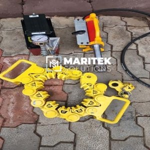 Safety Clamps Type T C with Treadle Pump – Hydraulic Cylinder