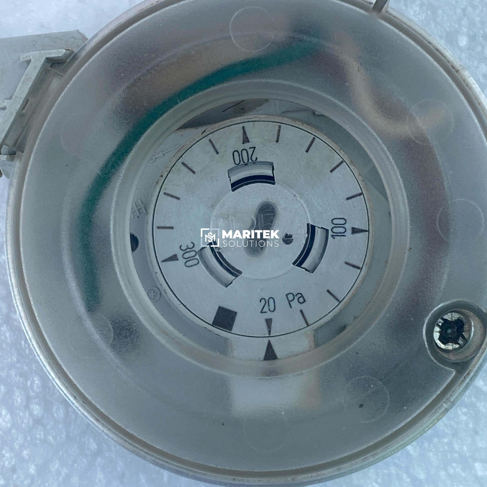 16. 604.9010030 (1) copy Huba Control differential pressure switch 604.9010030 20.300pa