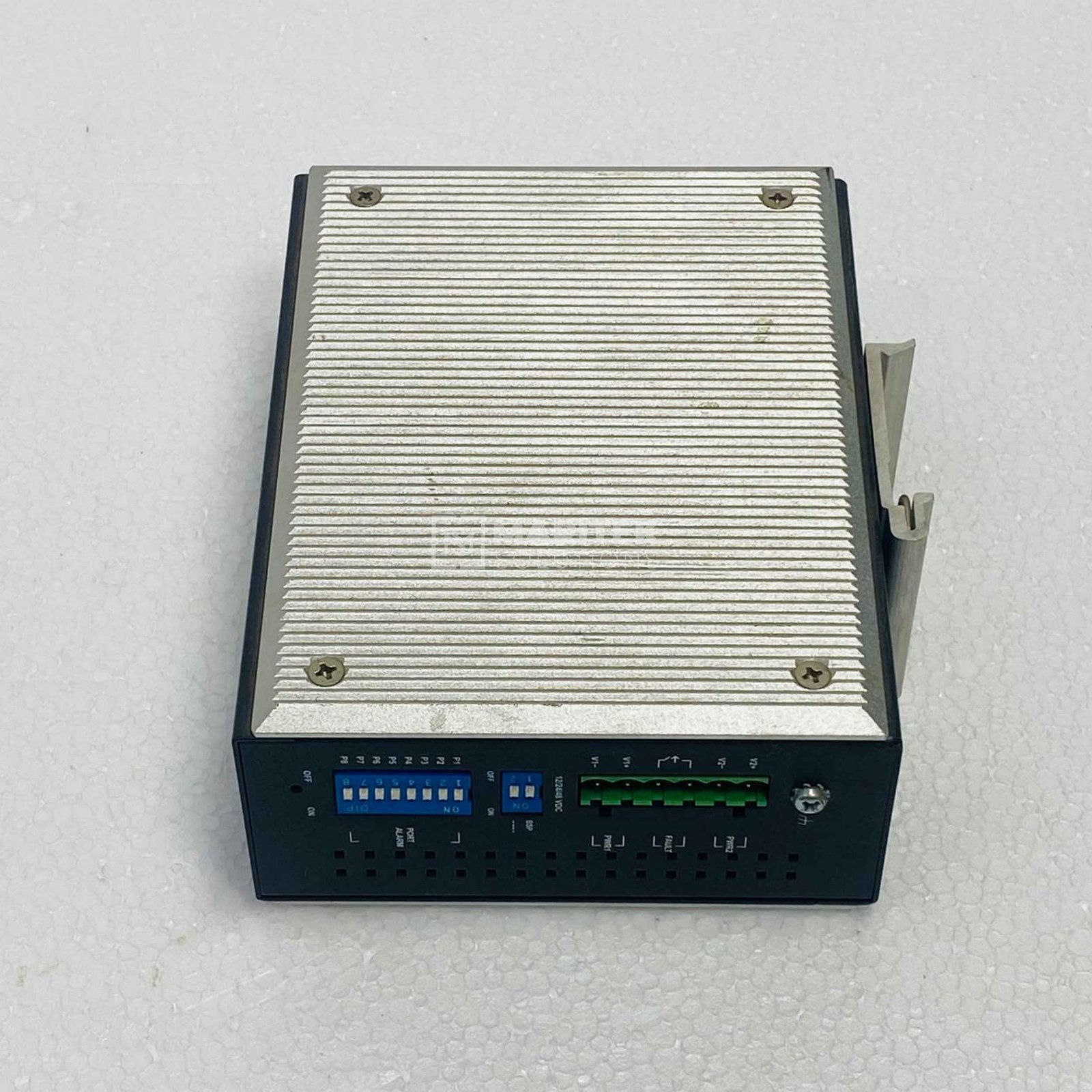 4. EDS-G308 (2) Moxa EDS-G308 Industrial ethernet switch
