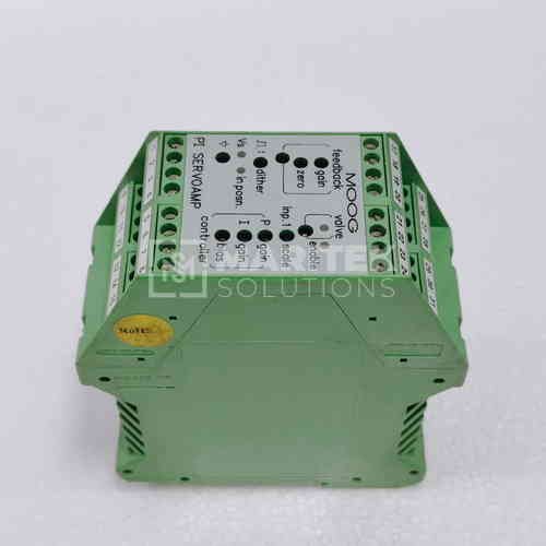 32. G122-824-002 (1) Moog G122-824-002 PI Servo Amplifier