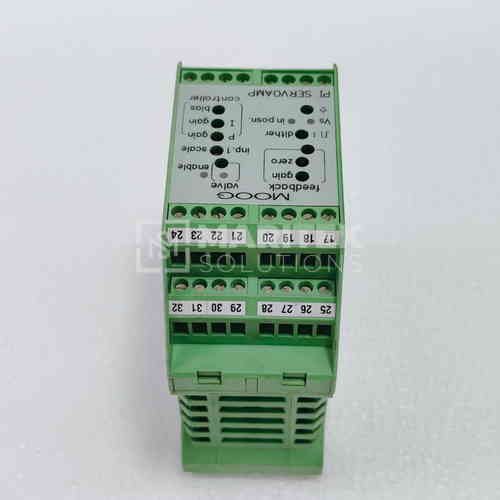 32. G122-824-002 (3) Moog G122-824-002 PI Servo Amplifier