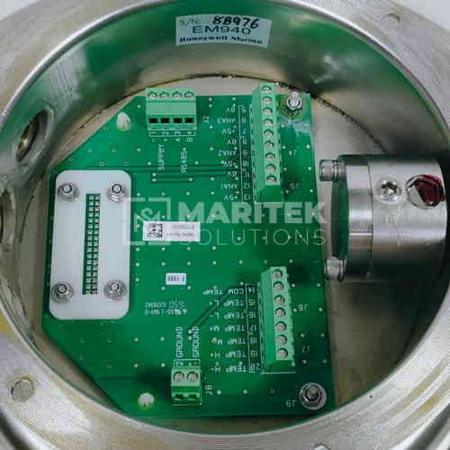 39. EM940 (1) Honeywell Marine EM940 Radar Level Gauge